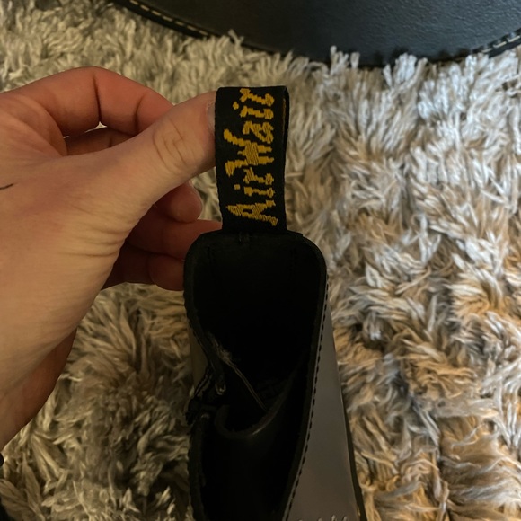 NOT FOR SALE, DO NOT BUY. WANTING TO MAKE SURE THESE ARE LEGIT PLEASE. Jadon. - Picture 4 of 11